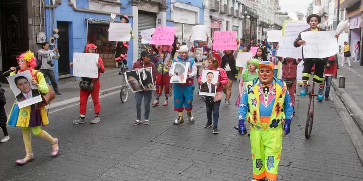 Reordenamiento de payasos en Zócalo de Puebla será a consideración del Ayuntamiento