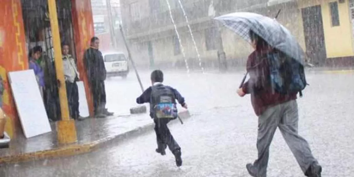 Alumnos de mil 652 escuelas de Puebla sin clases por intensas lluvias