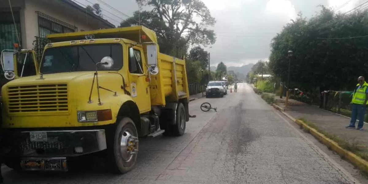 Carguero arrolla a ciclista en la carretera Estatal 122