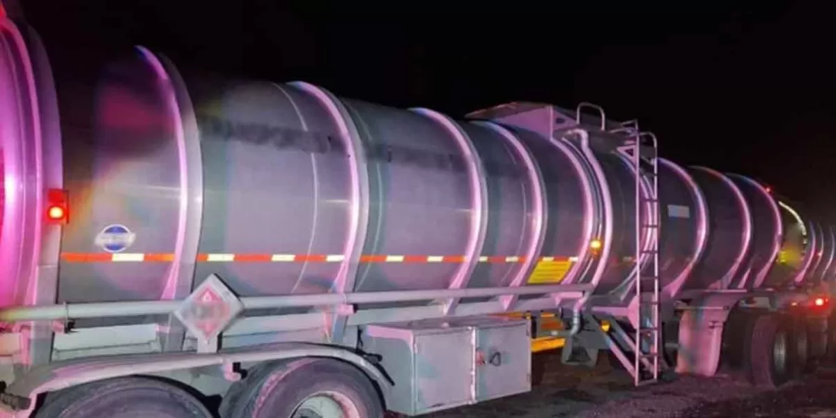Guardia Nacional recupera dos contenedores con 66 mil litros de combustible en Puebla