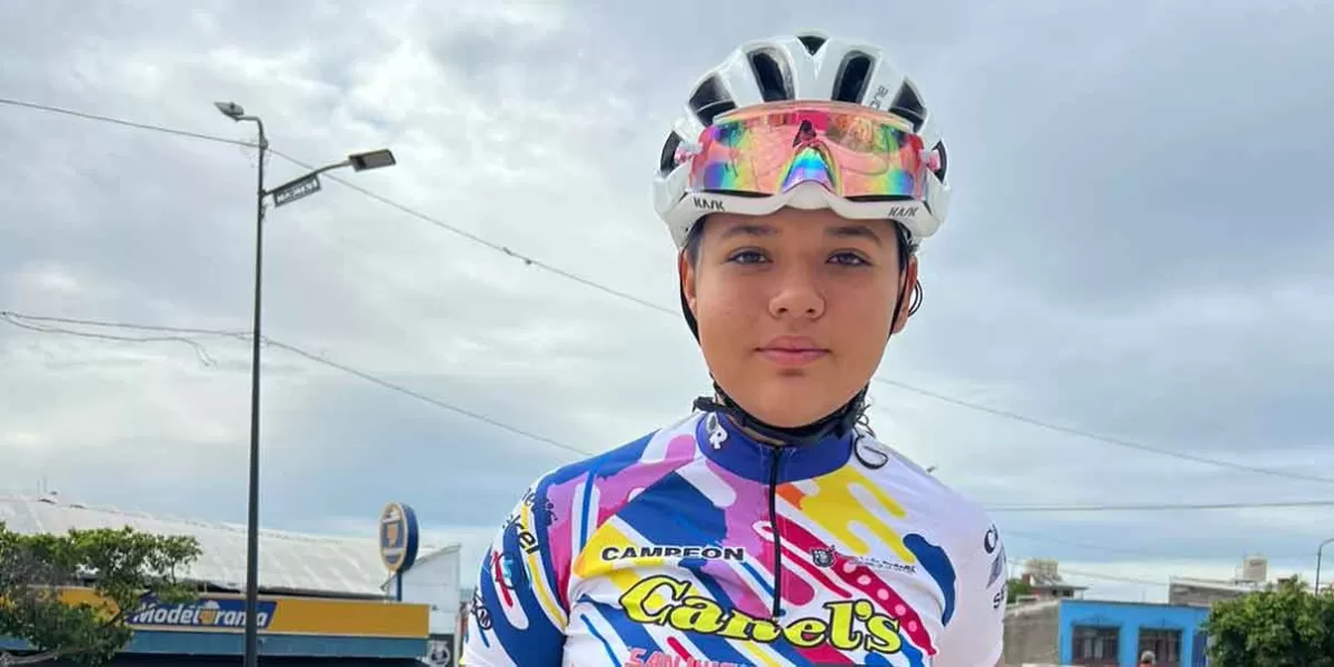 Ana Jarleth, ciclista izucarense gana el primer lugar en competencia nacional