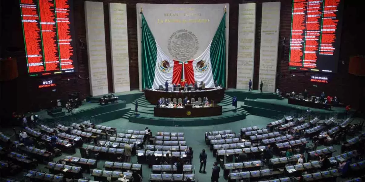 Diputados aprueban 4 dictámenes más de las iniciativas de AMLO