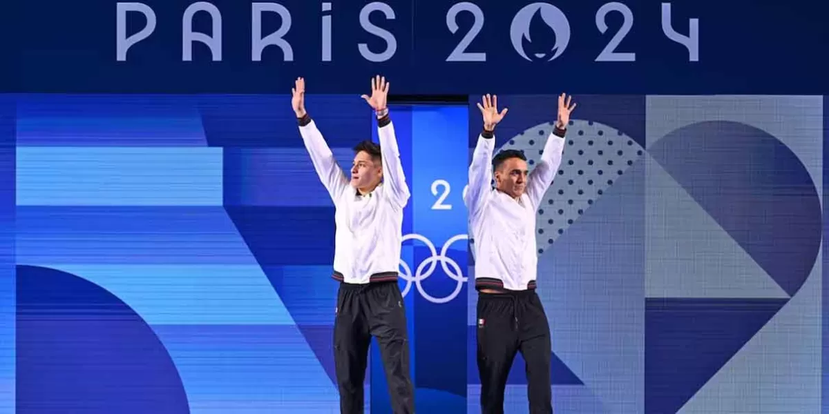 Osmar Olvera y Juan Celaya ganan medalla de plata en clavados en los Juegos Olímpicos de París