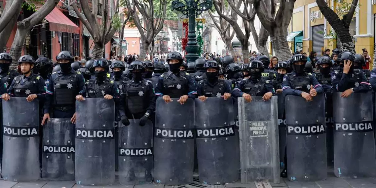 Movilización policiaca contra ambulantes en el centro de la capital poblana