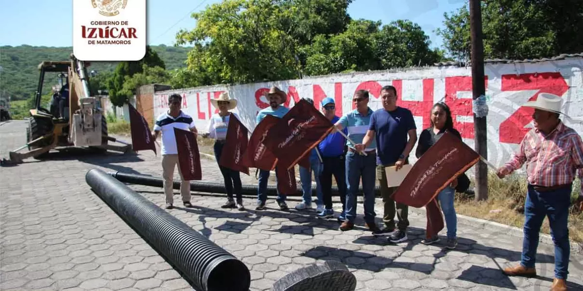 Obras sanitarias y de pavimentación transforman la vida de habitantes de Izúcar