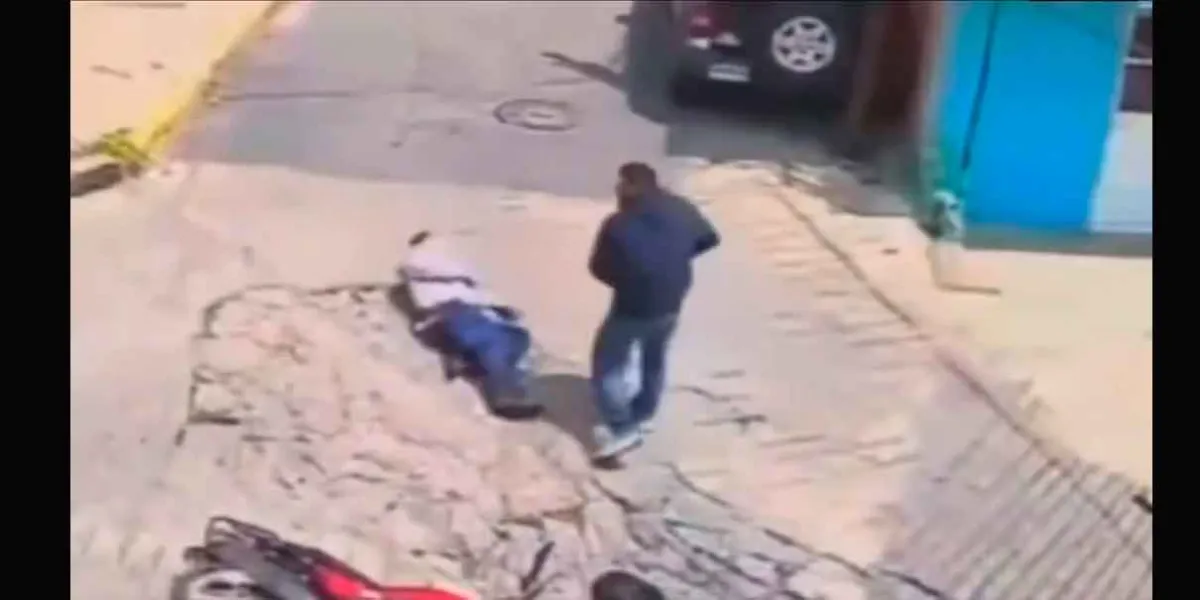 VIDEO. Instalador de fibra óptica lucha contra asaltante y recibe dos balazos 