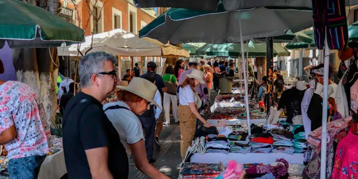 Los mercados temporales de Puebla son una tradición para impulsar economía local