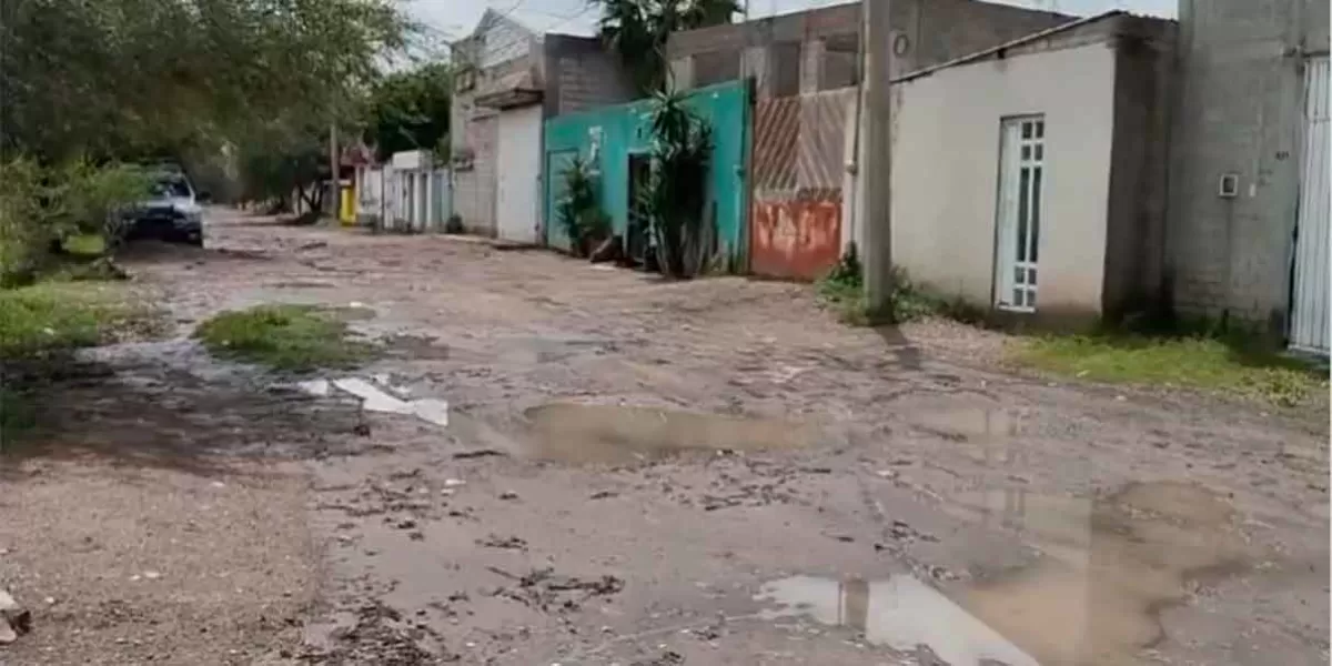 Desbordamiento del dren de Valsequillo provoca caos e inundaciones en Tehuacán