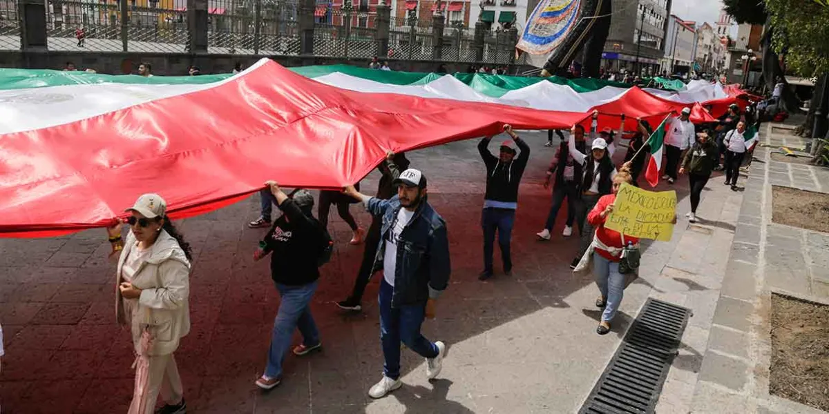 Manifestación de trabajadores del Poder Judicial bloquean el bulevar 5 de Mayo 