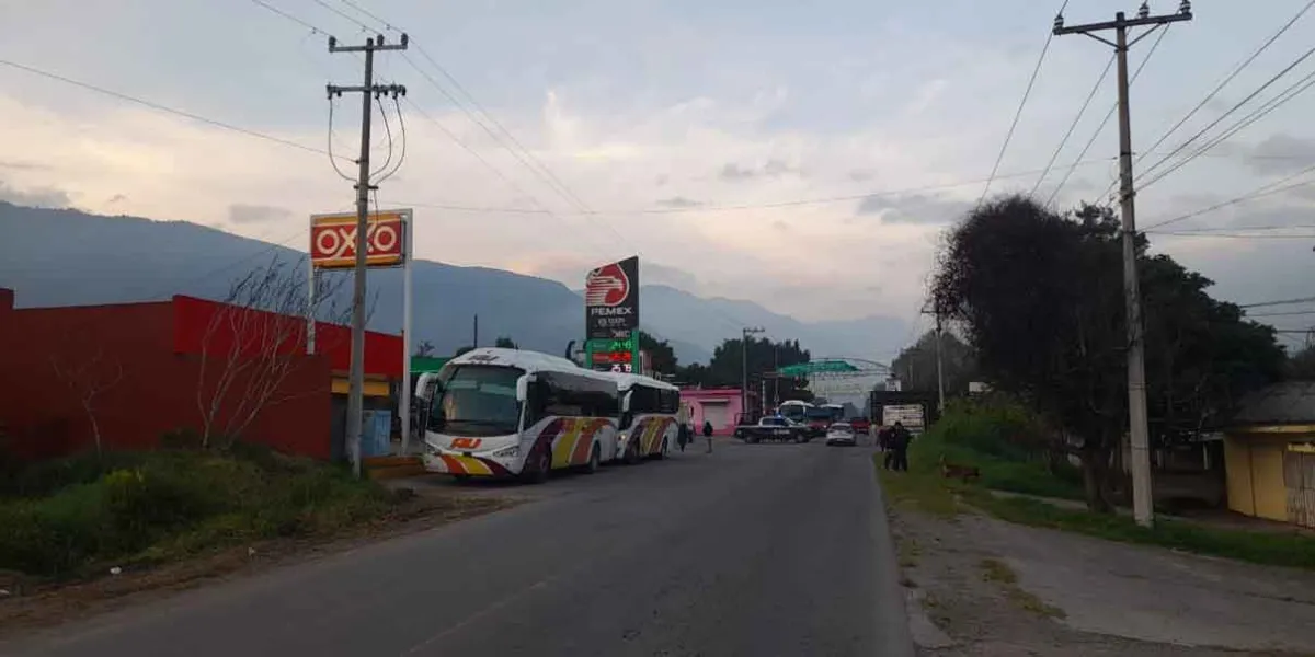 Está bloqueada la carretera federal Ciudad Mendoza -Tehuacán