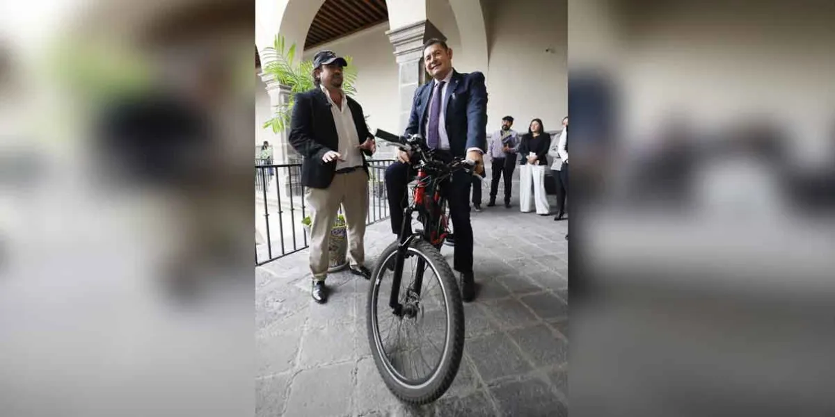 Puebla se alista para la electromovilidad refrenda Armenta