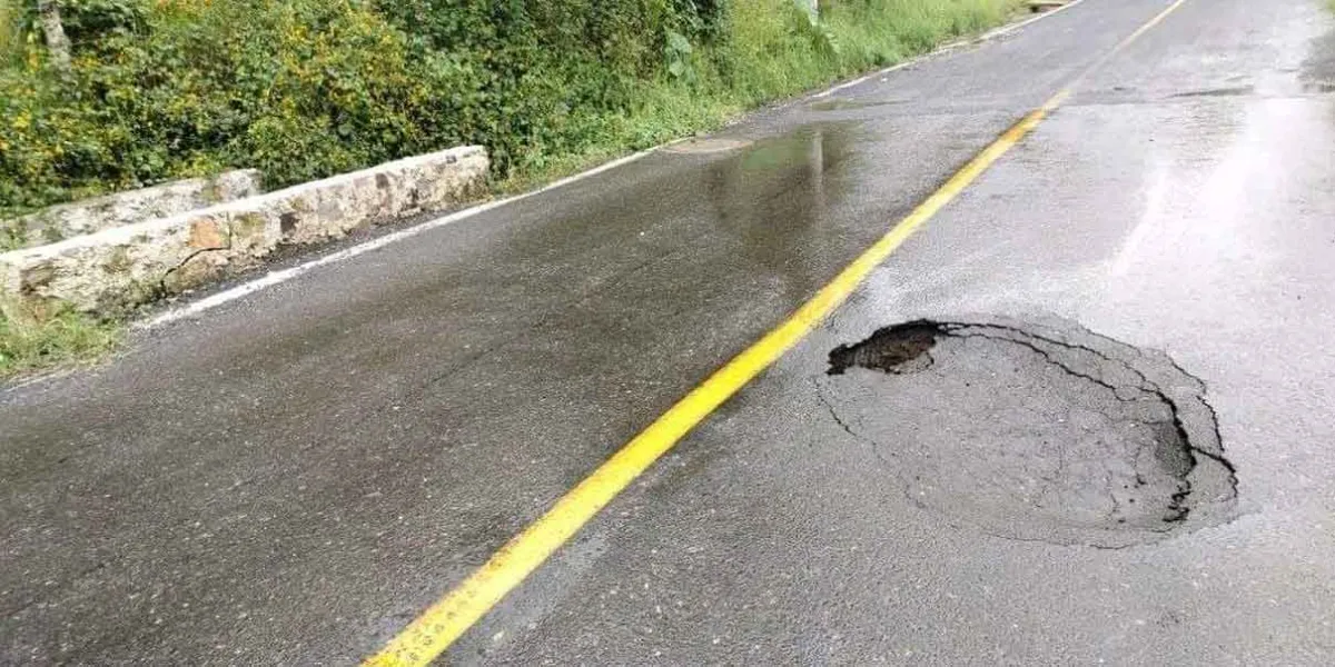 Se crea socavón en la carretera Estatal 140