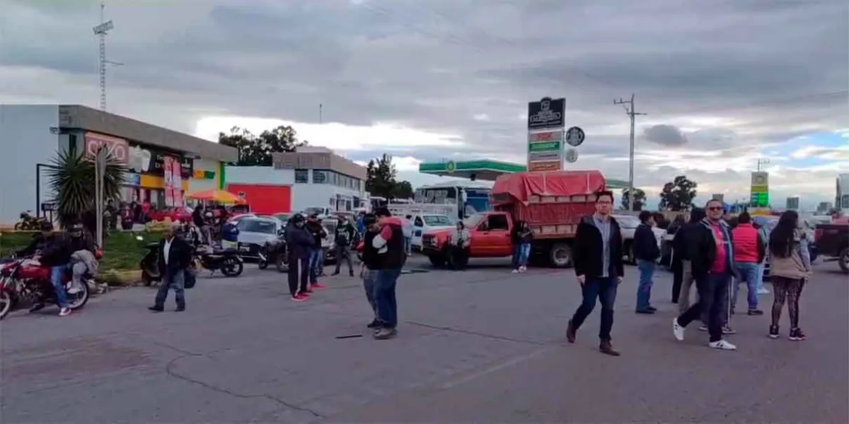 Cierran autopista en Texmelucan: comunidad exigen localizar a Kevin Leonardo