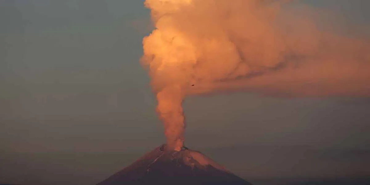 Pobladores de Atlixco alerta ante caída de ceniza del Popocatépetl