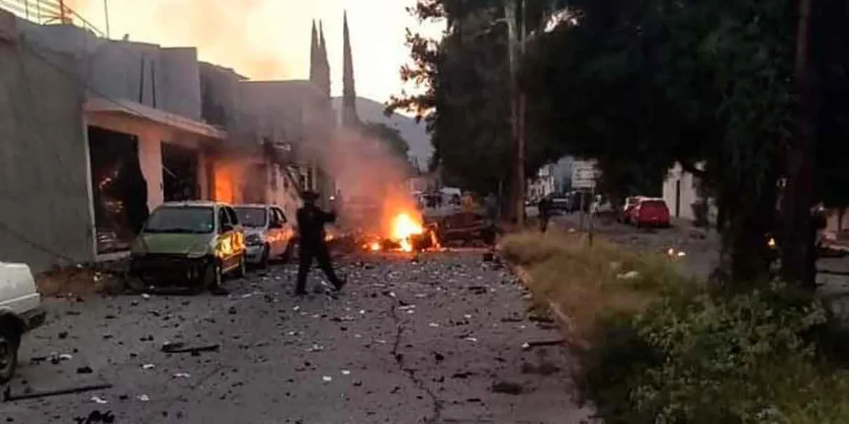 VIDEOS. Tres policías heridos y operativo de seguridad en Guanajuato tras coches bomba 