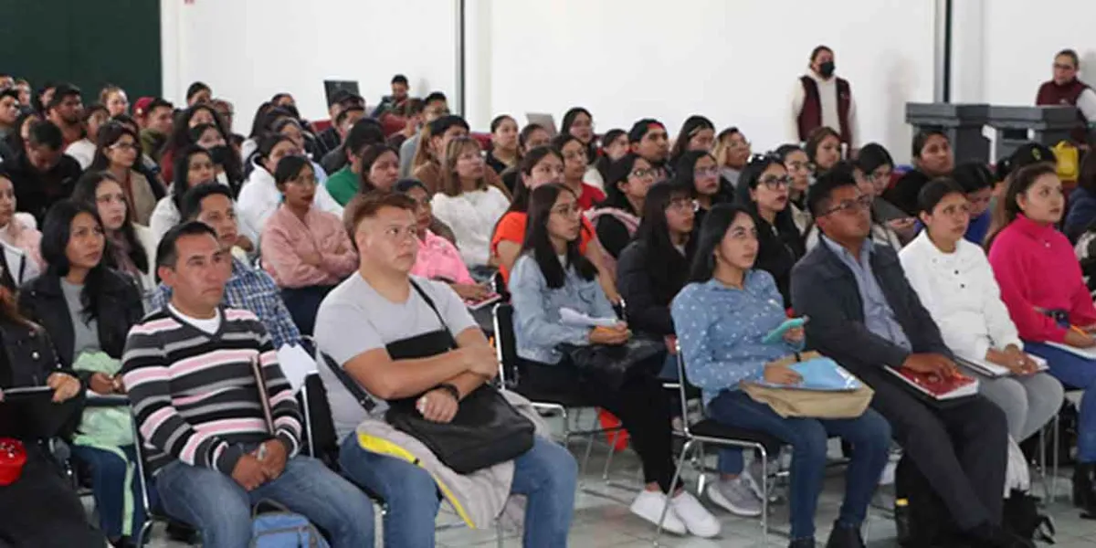 Docentes poblanos de Educación Básica recibieron 529 plazas