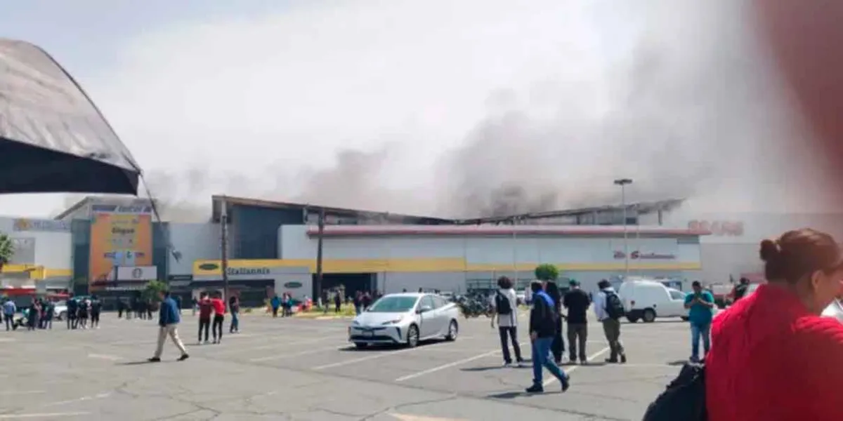 En Ecatepec CAPTAN incendio en Plaza Las Américas; no hay lesionados tras rápida intervención 