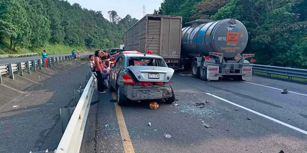 Terrible carambola dejó tres muertos en Huauchinango 