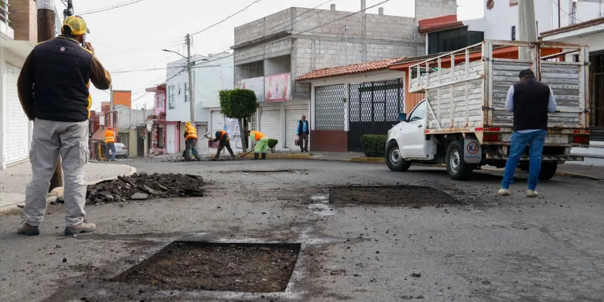 Bacheo nocturno ha tapado 7 mil 200 hoyos en diferentes municipios