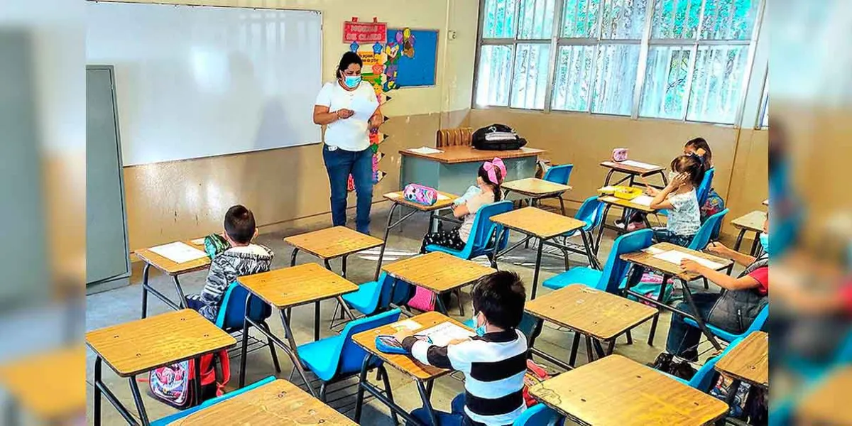 Estudiantes de educación básica tendrán tres puentes este noviembre 