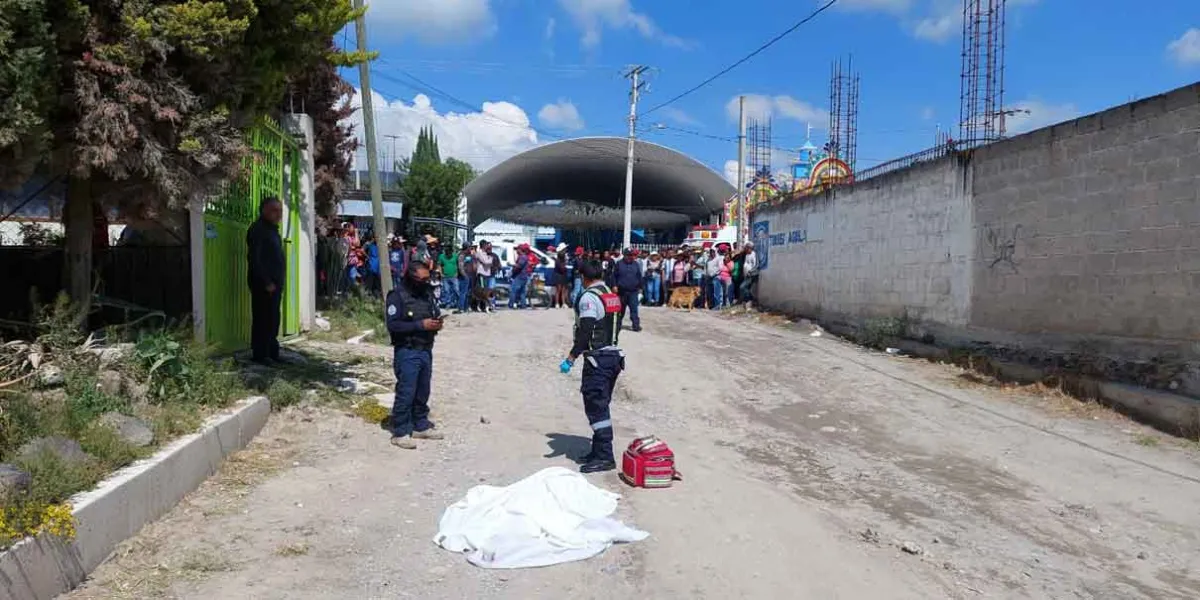 Mujer muere atropellada en Acatzingo; huyó el responsable