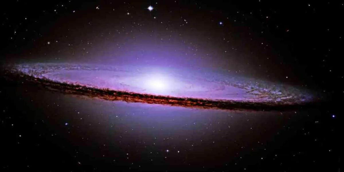 Imagen de la Galaxia del Sombrero, deslumbrante  