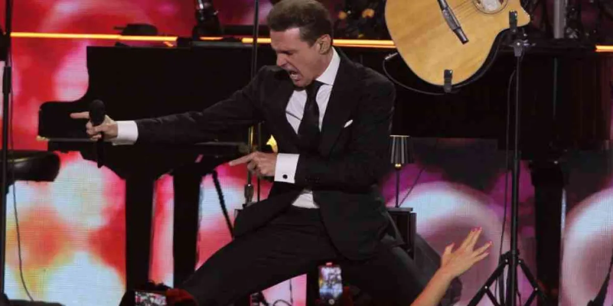 Luis Miguel enfurece y explota en concierto en Toluca