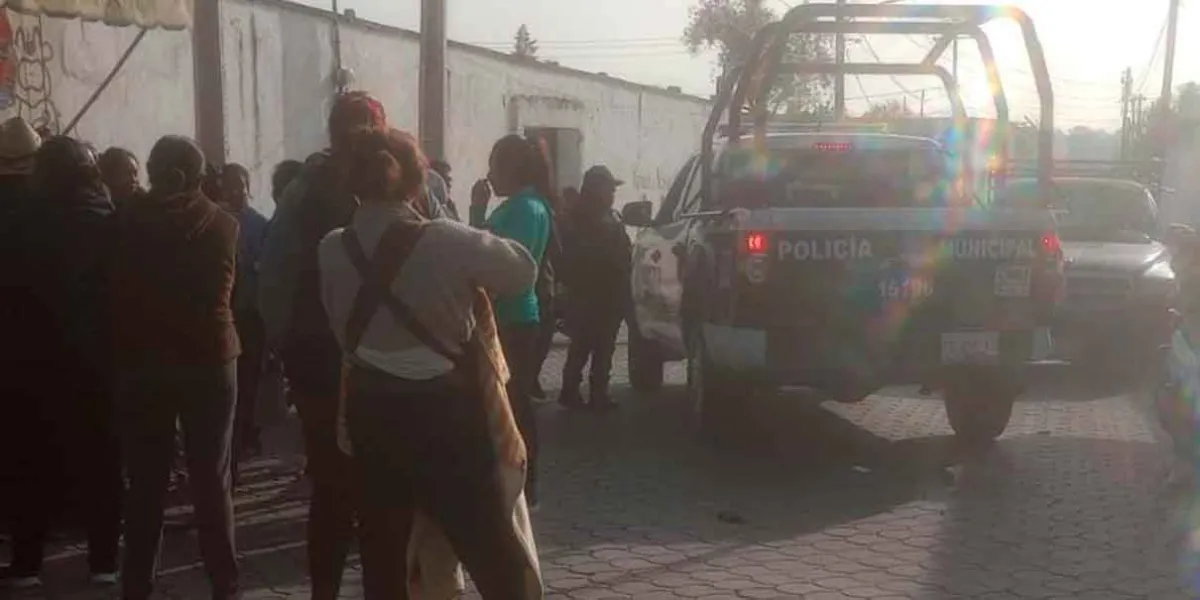 Mujer de la tercera edad es atropellada por elementos de la FGE en Moyotzingo