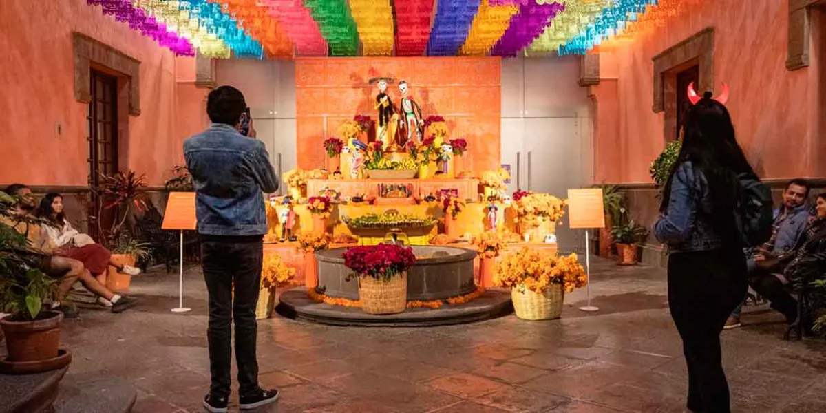 Ofrendas y arte: La Noche de Museos en Puebla para honrar a los fieles difuntos