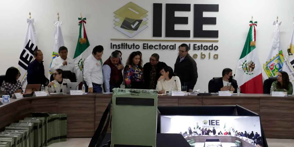 IEE de Puebla define medidas para fortalecer democracia y proteger datos personales