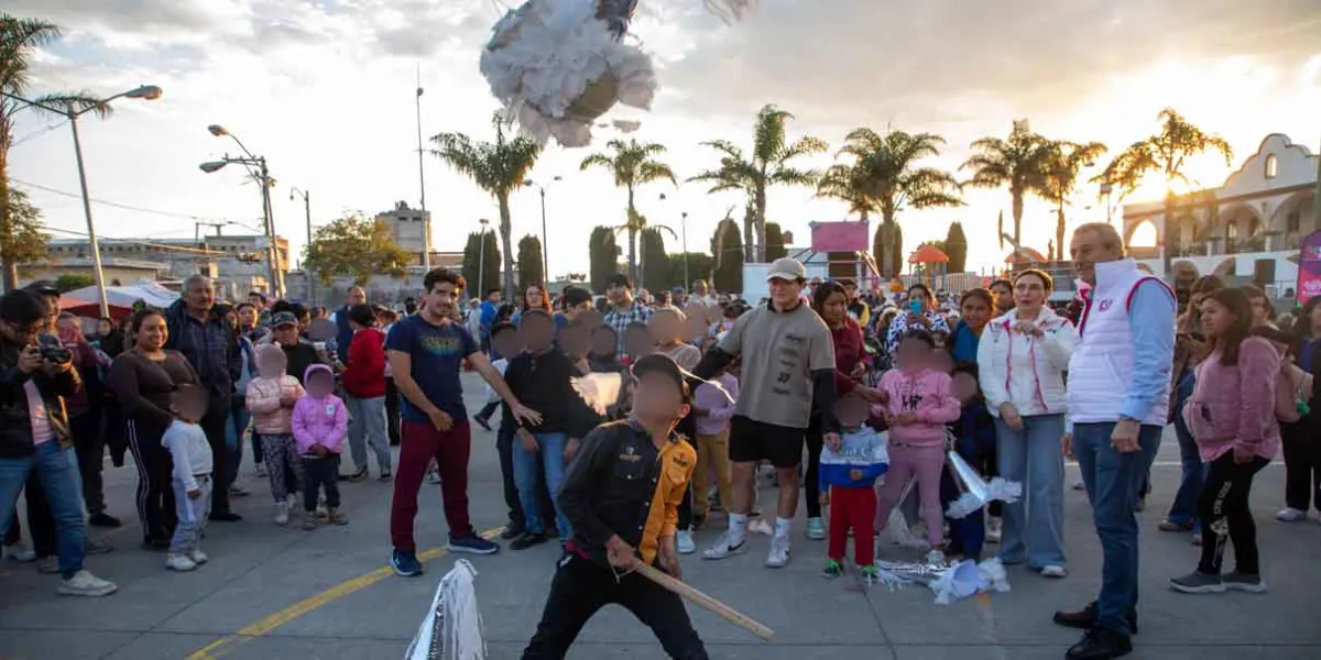 Visita SMDIF juntas auxiliares de Canoa y la Resurrección por festejos navideños