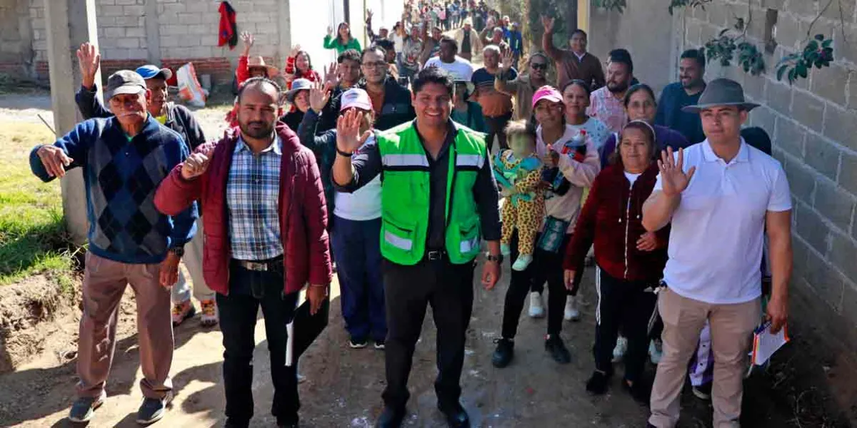 Omar Muñoz continúa arranque de obras en Cuautlancingo 