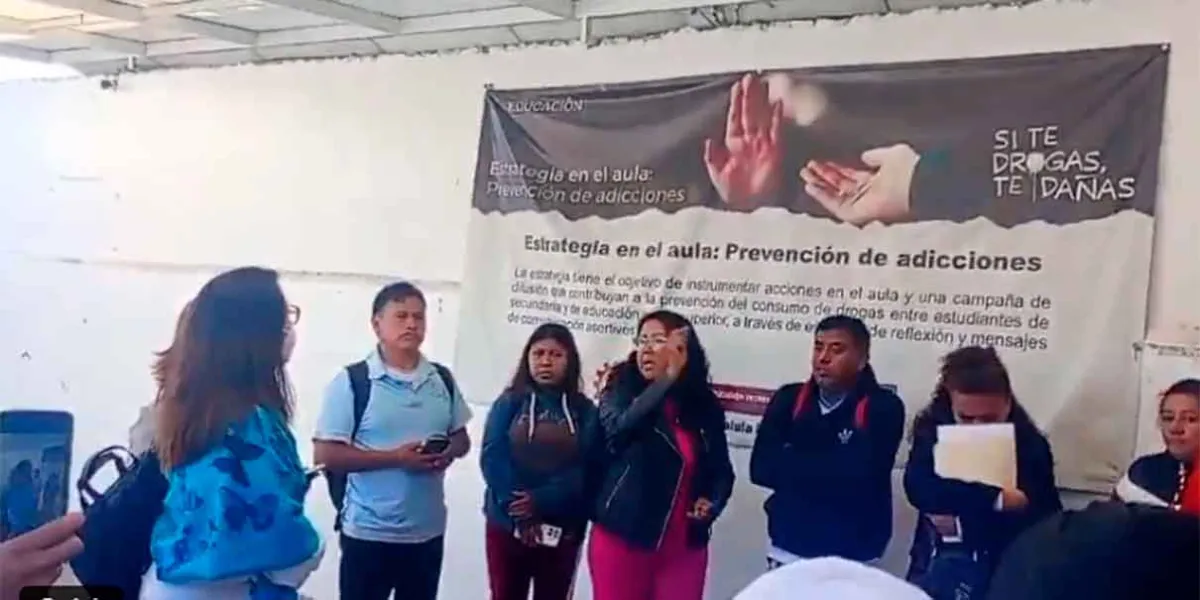 Docentes y padres del CETIS 67 de Cholula exigen destitución de directora