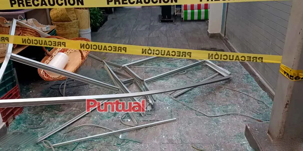 PC atiende caída de cancel en mercado Domingo Arenas de Texmelucan