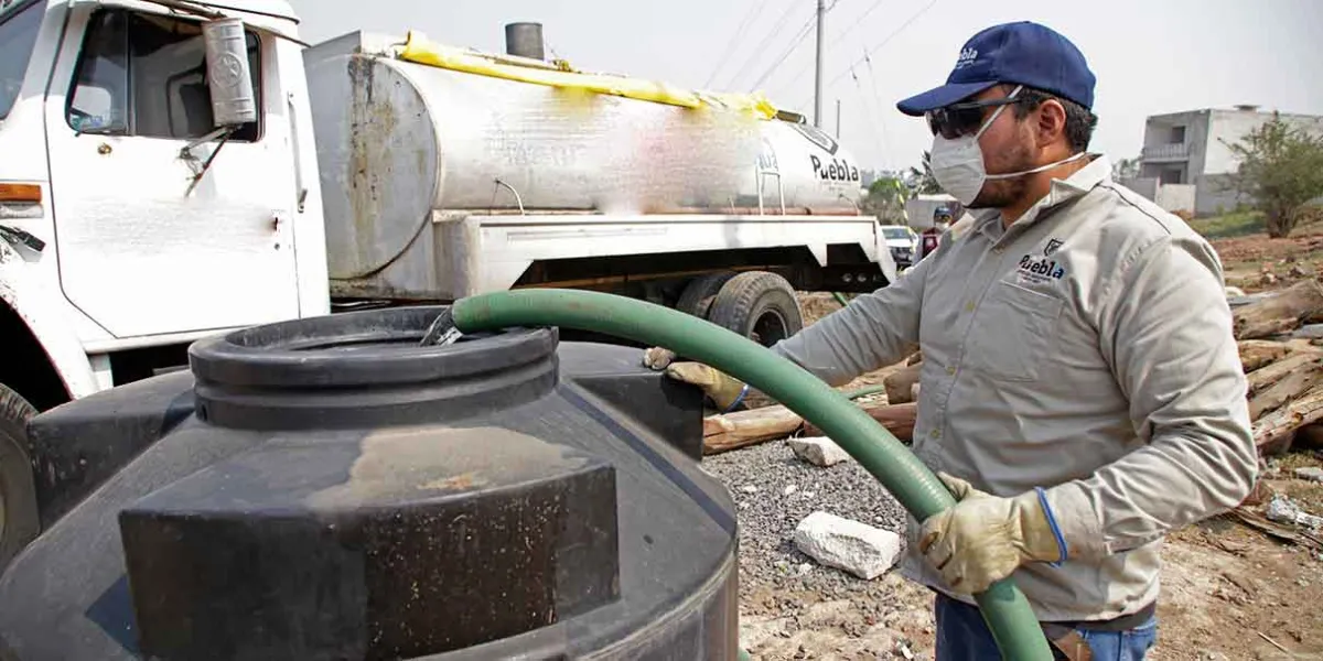 Prolongado desabasto de agua en colonias de la ciudad; familias gastan en servicio de pipas