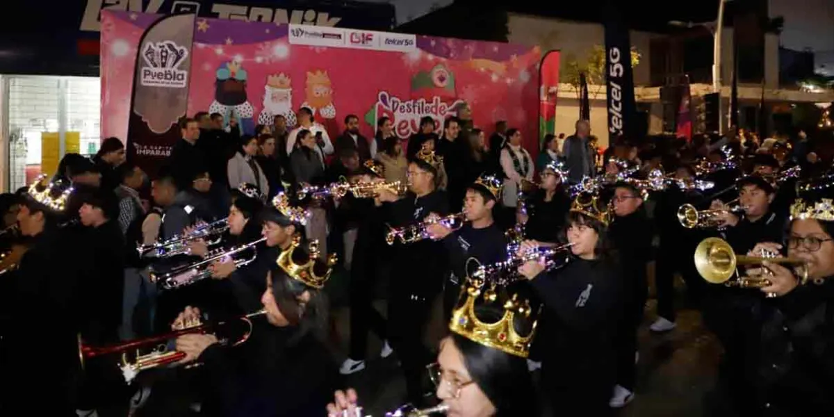 Gran desfile de Reyes Magos en Puebla capital 