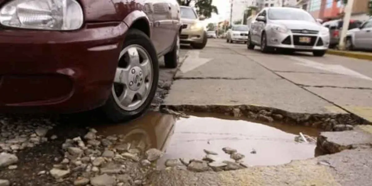 Baches y semáforos descompuestos: ¡No más! Conoce tus derechos de indemnización