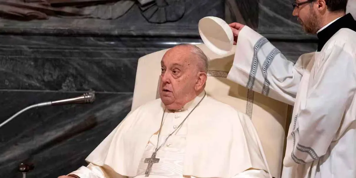 El papa Francisco es hospitalizado por infección respiratoria polibacteriana