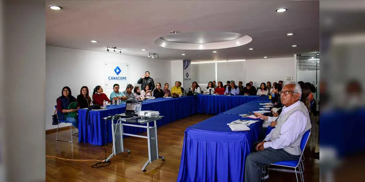 Presenta gobierno de la ciudad servicios empresariales a CANACOPE