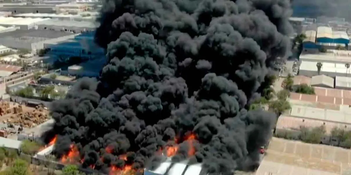 VIDEO. Enorme incendio destruye  Parque Industrial en Apodaca, Nuevo León