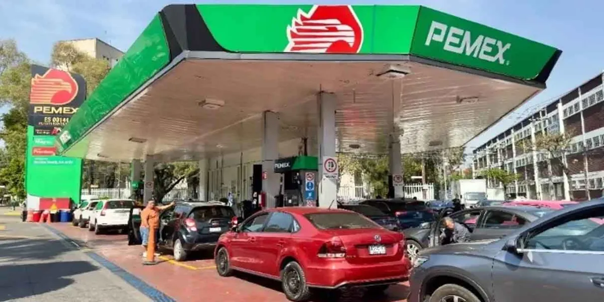 Empresarios acuerdan mantener la gasolina regular a 24 pesos por litro