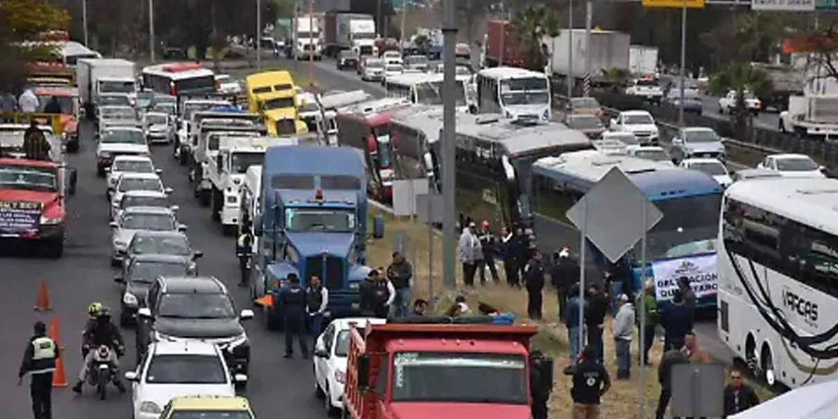 Manifestaciones de trabajadores de Salud y transportistas bloquean principales vialidades en la CDMX y Edomex