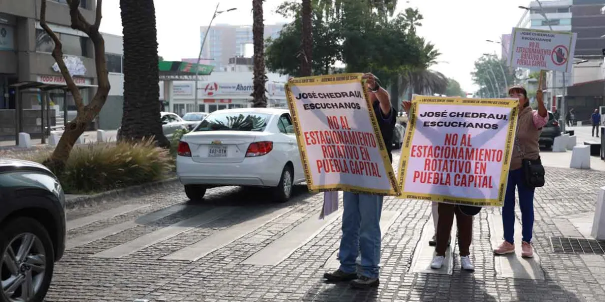 Vecinos bloquearon la Juárez, protestaron contra el Estacionamiento Rotativo