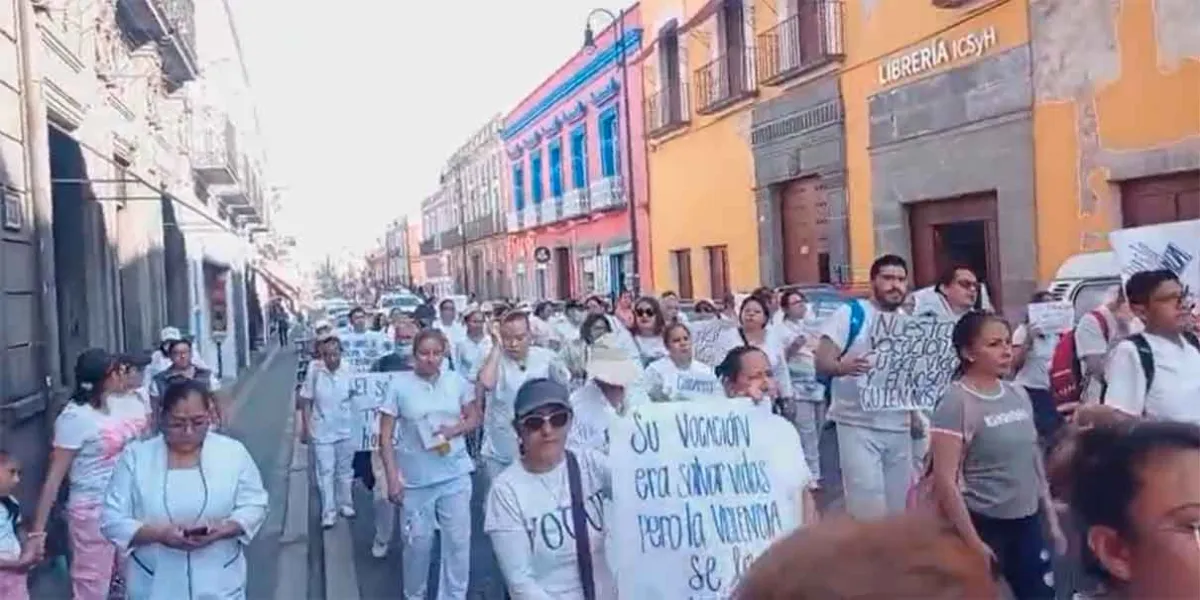 Protestan por inseguridad en Puebla tras asesinato de enfermero del IMSS San José