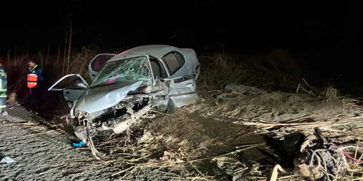 Cuatro lesionados al impactarse dos autos en carretera de Huejotzingo