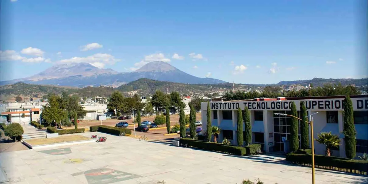 Alumnos y docentes exigen destitución del director del Tecnológico de Ciudad Serdán