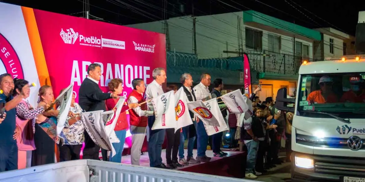 Arranca Pepe Chedraui el Programa Puebla Brilla con modernización de luminarias en Arboledas de Loma Bella