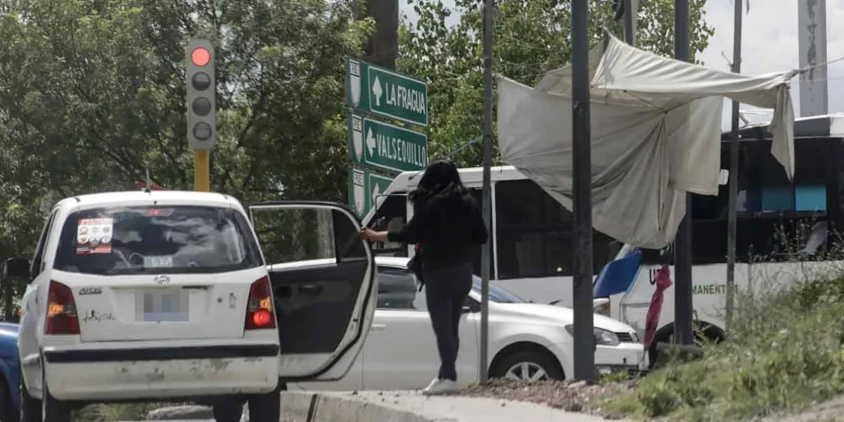 Movilidad metió al Periférico más transporte público para eliminar taxis pirata