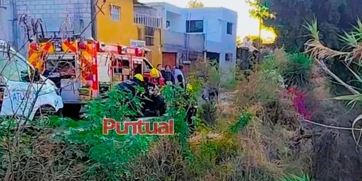 Operativo de rescate en Atlixco: Hombre salvado de barranca tras caída accidental