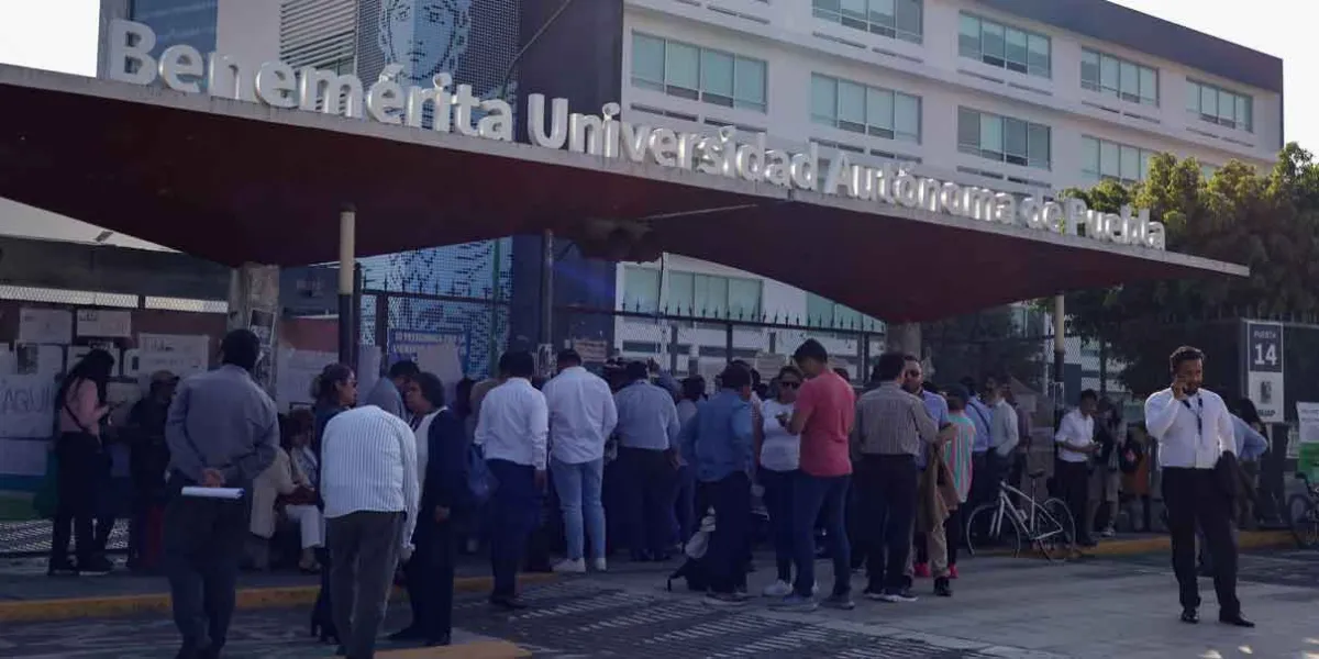 La Comisión de Diálogo BUAP analiza pliegos petitorios de estudiantes